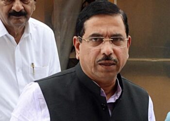 Coal, power ministers discuss substituting imported coal with domestic fuel under ”Aatmanirbhar” campaign