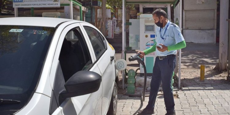 India's electric vehicles face practical, technical hurdles