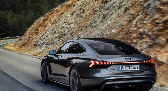 Audi-RS_e-tron_GT-2022