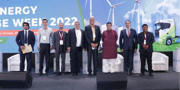 Shri-Nitin-Gadkari-Minister-of-Road-Transport-Highway-along-with-IESA-Leadership-circle-members